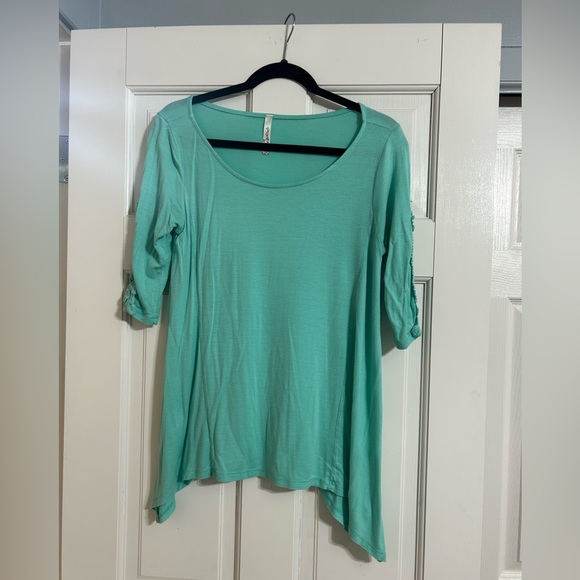 PROMESA | seagreen flowy blouse w/crocheted detail on mid-length sleeves - Picture 1 of 6